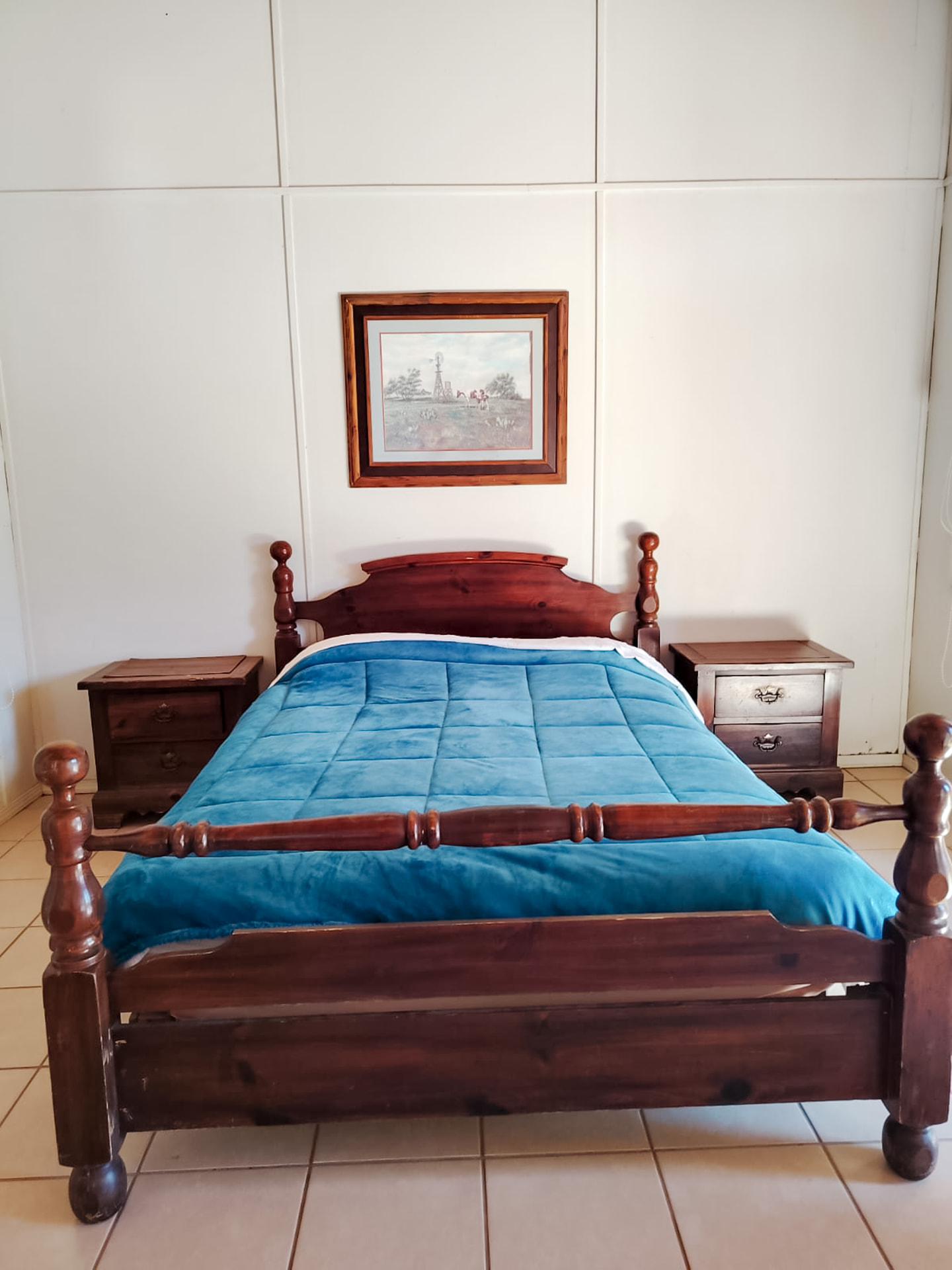 Recámara con cama matrimonial